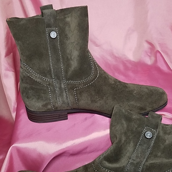 Frye & Co. Brown Suede Sarah Shorties - Picture 2 of 7